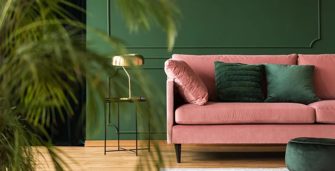 The combination of pink and green in the interior The combination of pink and green in the interior