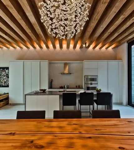 Обробка стелі обрізною дошкою Обробка стелі обрізною дошкою