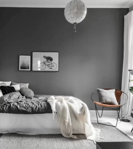 Gray color in the interior of the bedroom