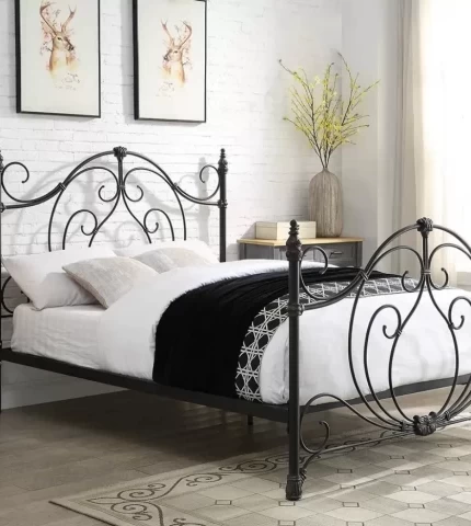 Кованая кровать