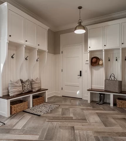 Design of an entrance hall in a private house